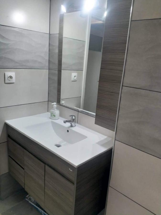 A Convenient Apartment In The Heart Of Atenas Exterior foto