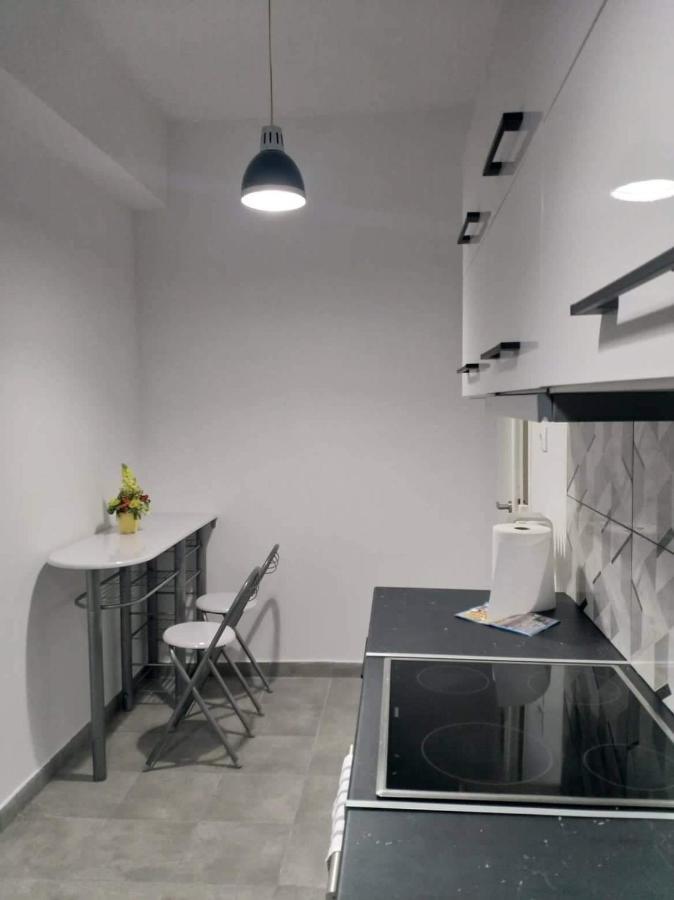 A Convenient Apartment In The Heart Of Atenas Exterior foto